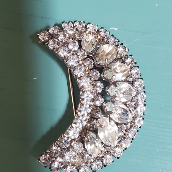 None Jewelry - Vintage Crescent Moon Brooch
